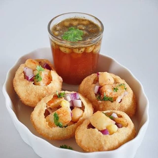 Golgappay 1 plate ( 8 pieces) with sount pani